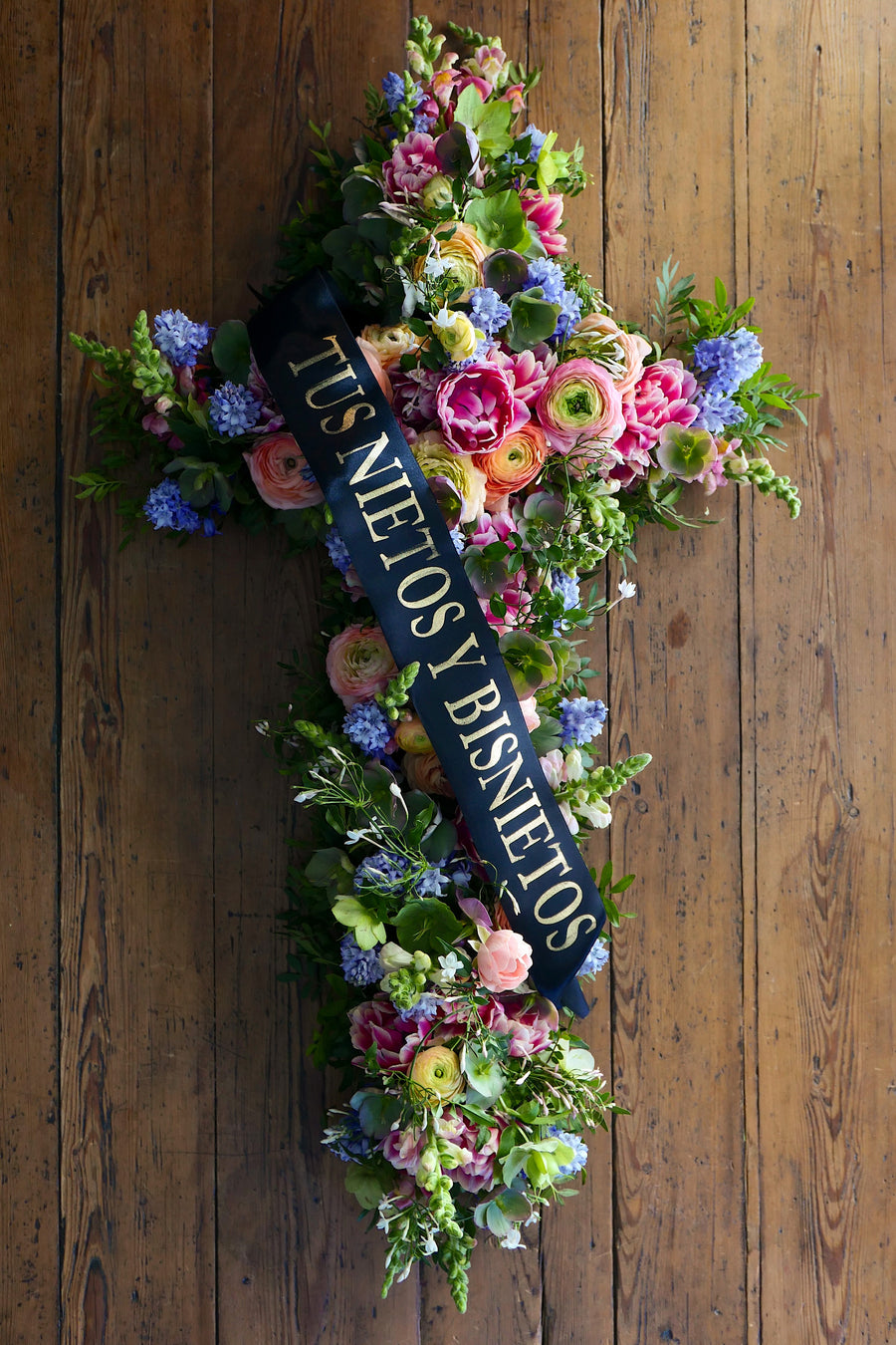 Cruz Funeraria British Style