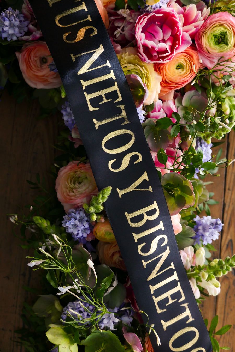 Cruz Funeraria British Style