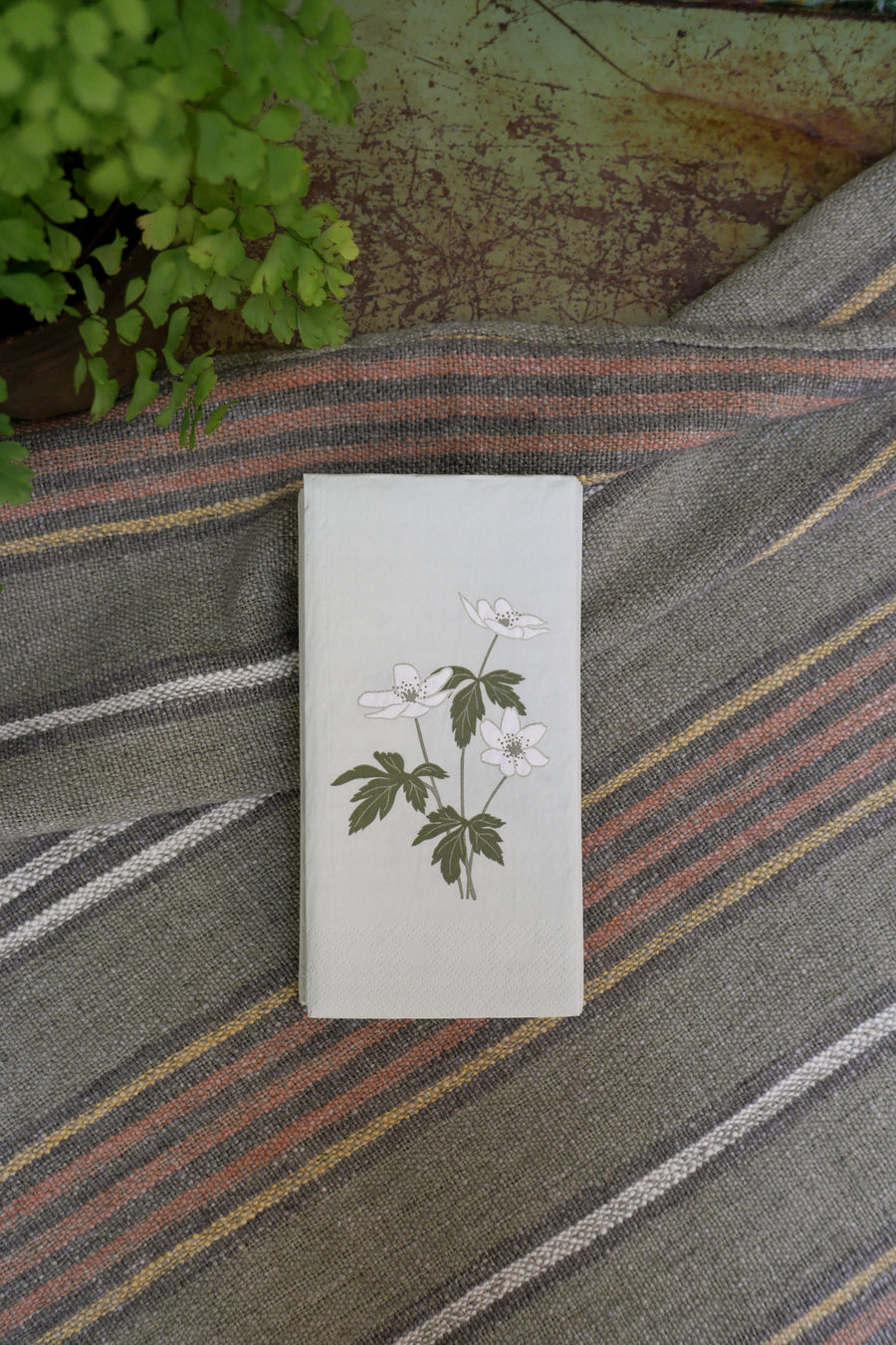 Servilletas de papel dobladas - White flower
