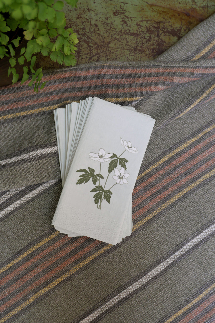 Servilletas de papel dobladas - White flower