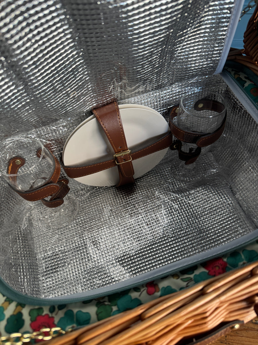 Cesta picnic con menaje- L