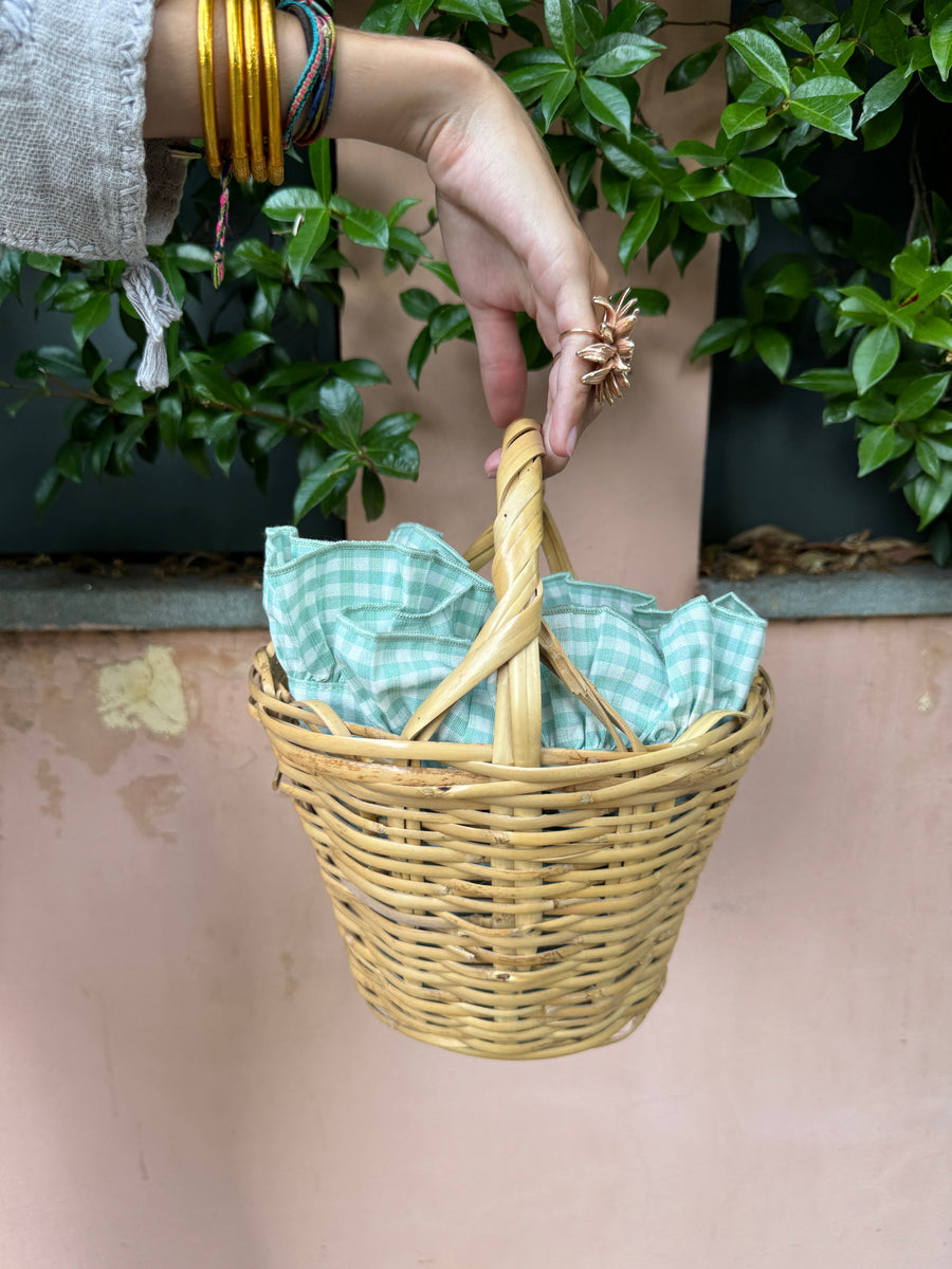 Cesta de caña con o sin flores secas