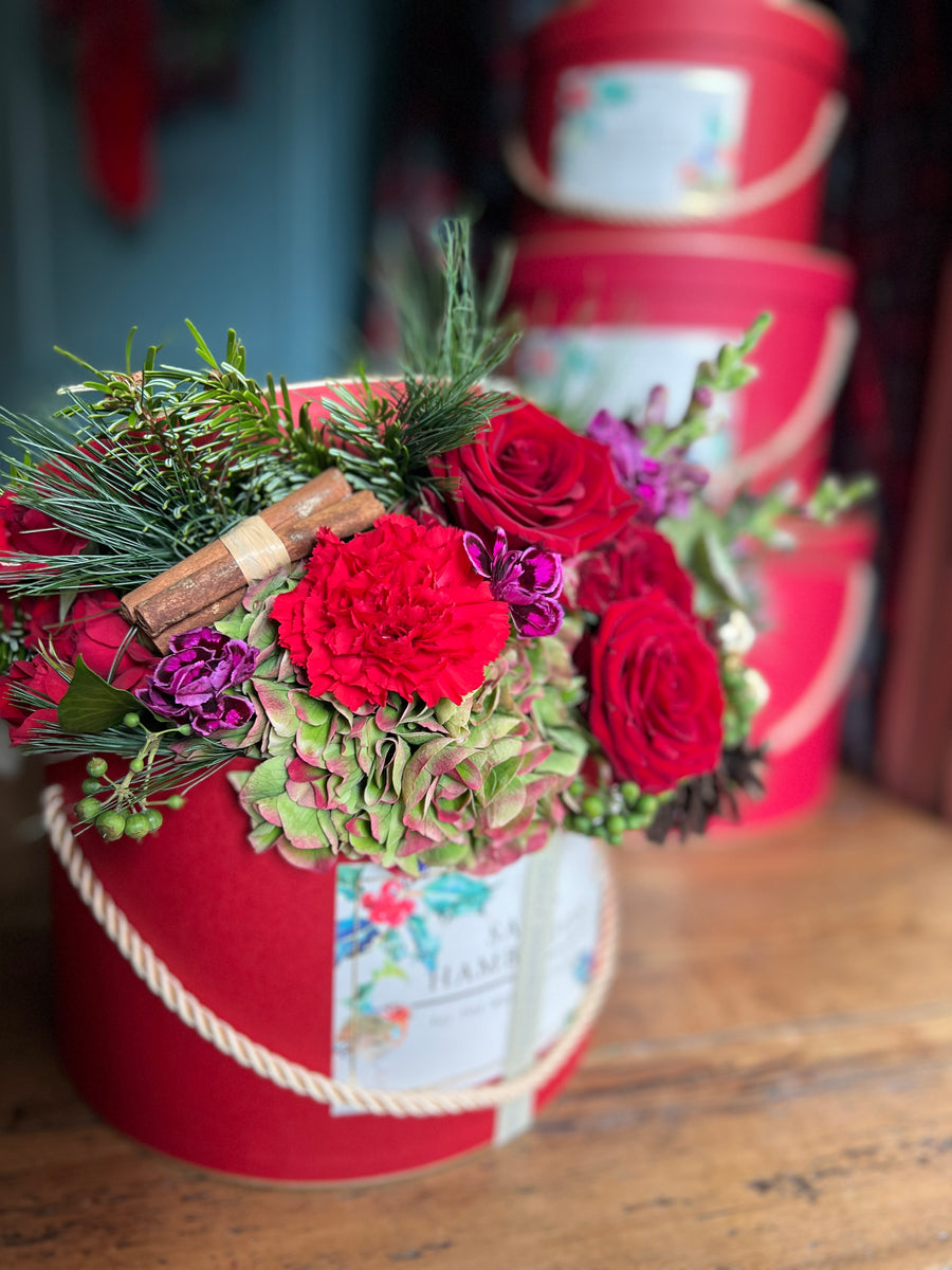 Sombrerera Roja con flores Xmas - M