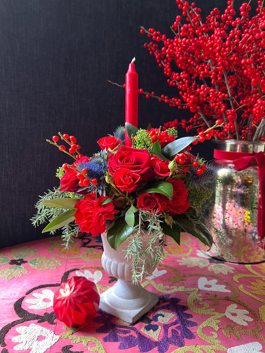 Copa clásica de Cemento con flores navideñas y vela - tonos rojos | Centro de mesa Navidad