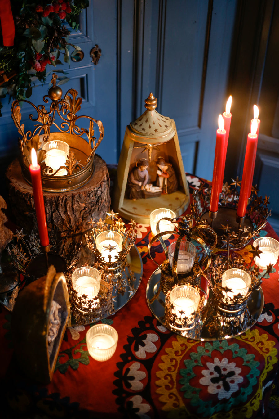 Corona de metal dorada -  S