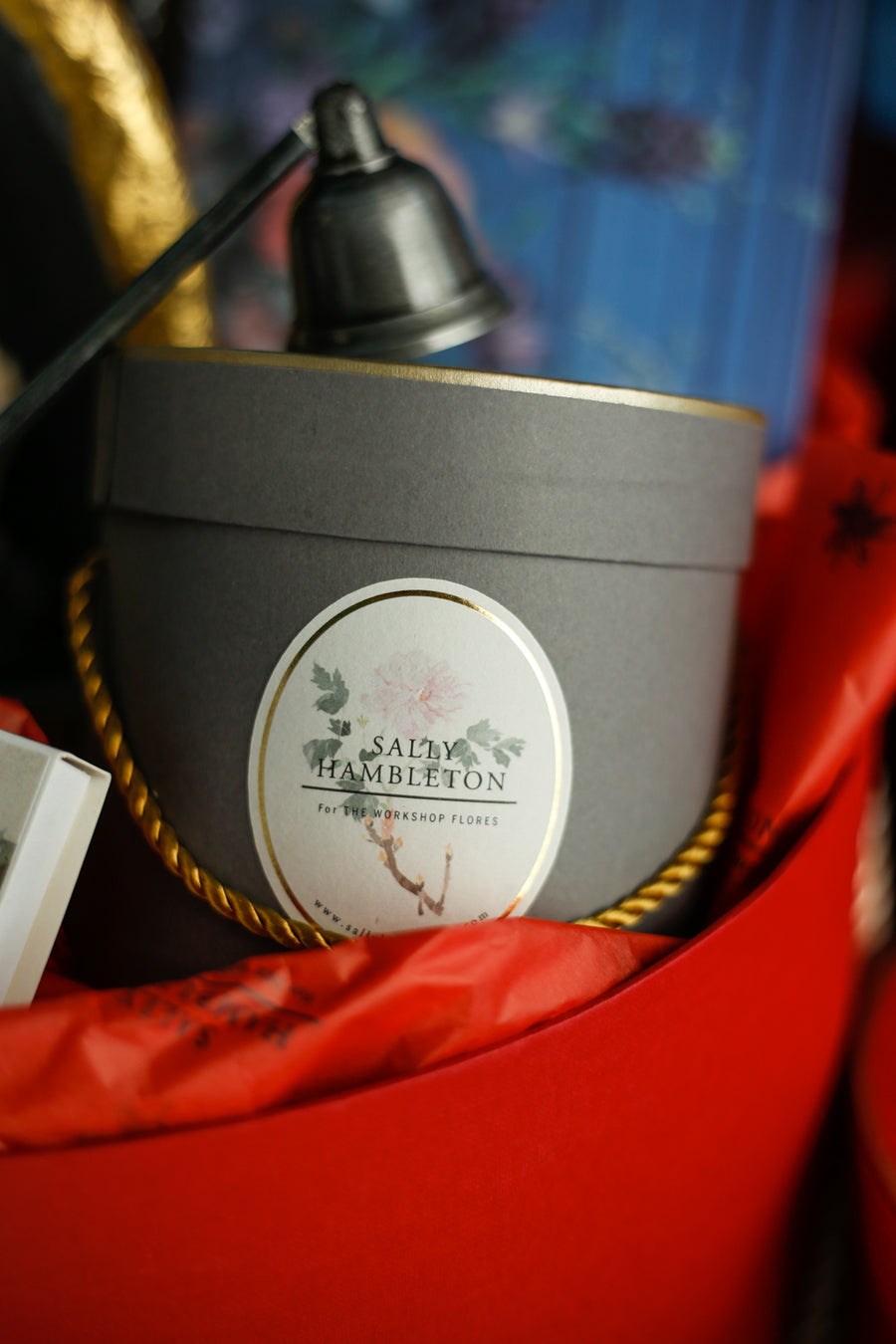luxury-box-sombrerera-roja-velas-nacimiento-flores-secas-navidad-regalo-sally-hambleton-02