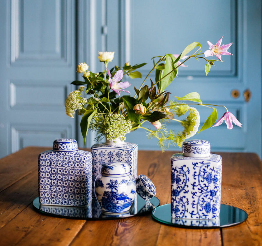 Tea caddy de cerámica azul y blanco - Flores