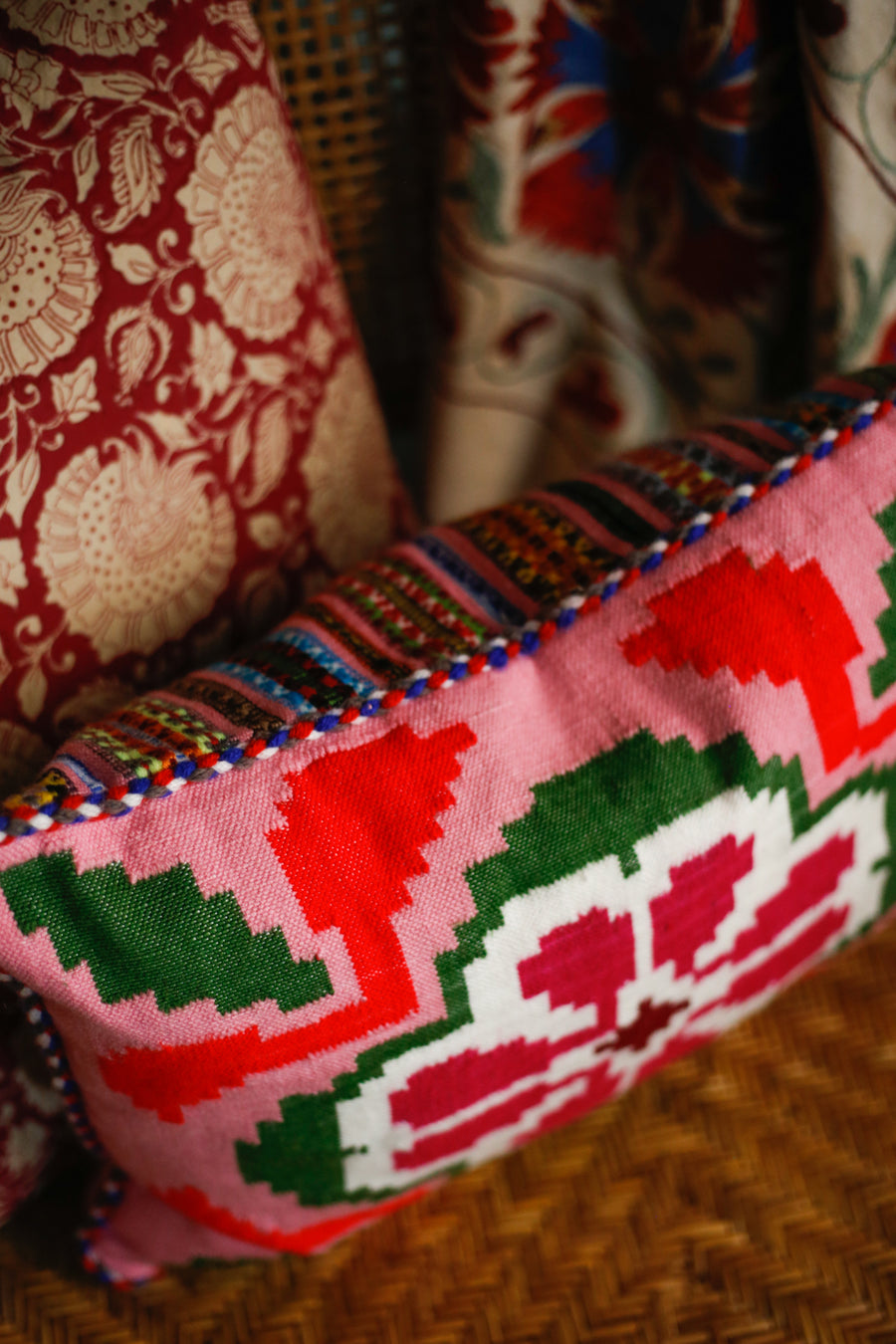 Almohadón Extremeño tejido a mano - Fucsia