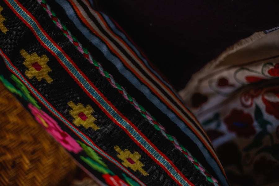 Almohadón Extremeño tejido a mano – Negro