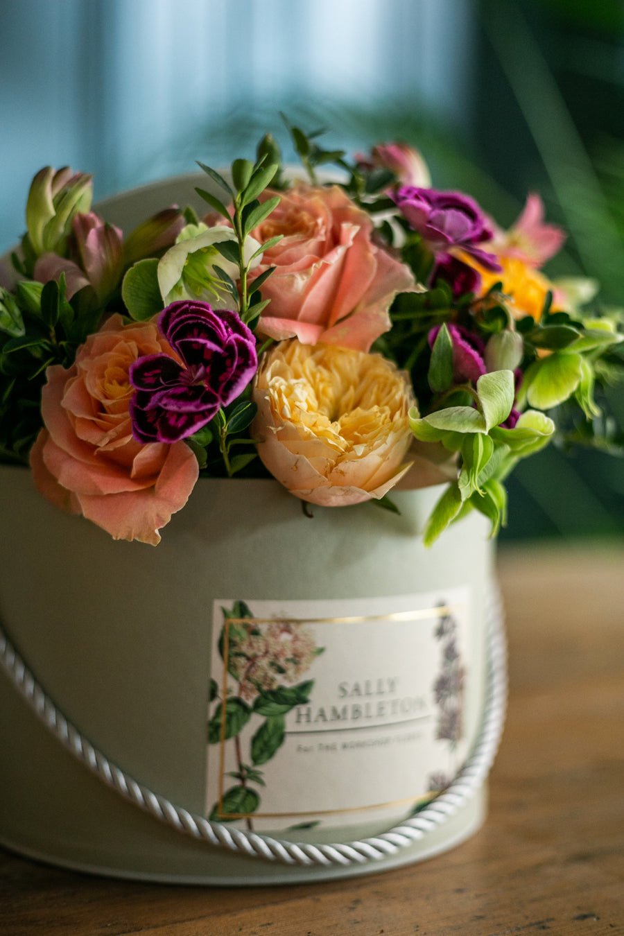 sombrerera-verde-flores-sally-hambleton-regalo-talla-s-tonos-intensos-04