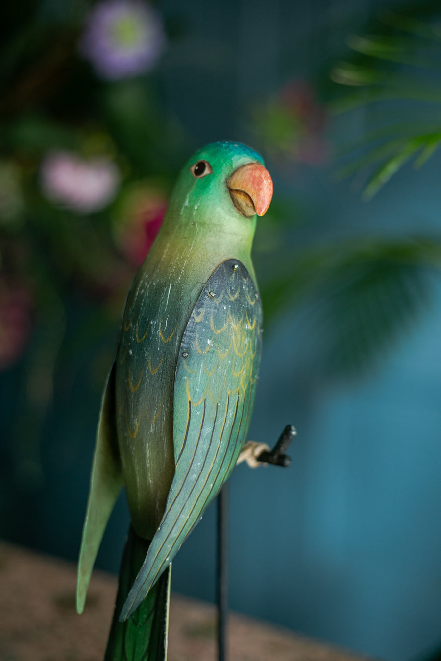 Pájaro de madera con soporte  'Loro'