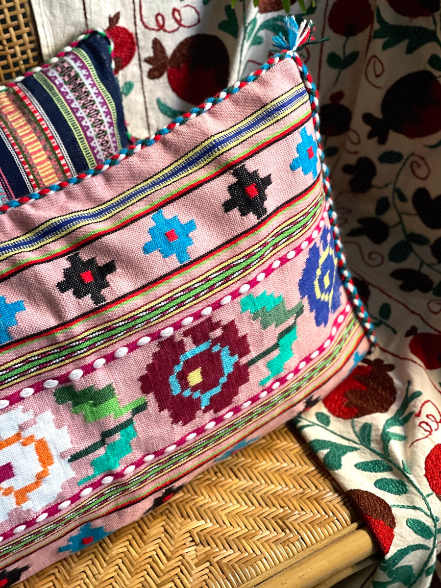 Almohadón Extremeño tejido a mano - Rosa claro - XVI