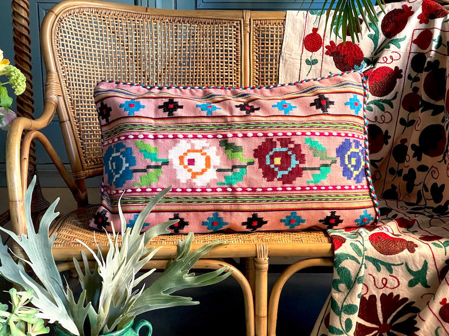 Almohadón Extremeño tejido a mano - Rosa claro - XVI